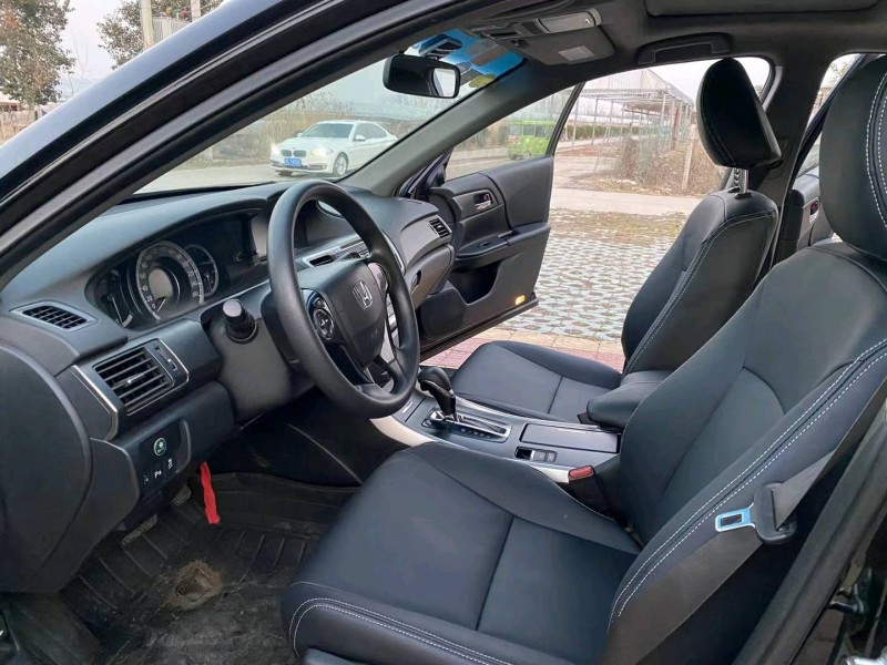 徐州14年本田雅阁4