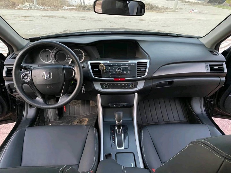 徐州14年本田雅阁5