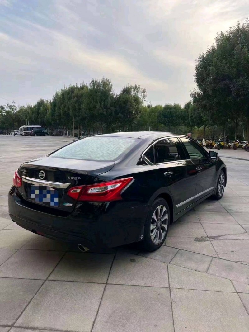 北京18年日产天籁5