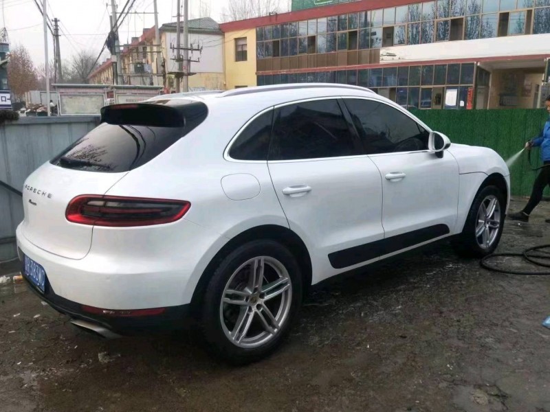 东营15年保时捷Macan5