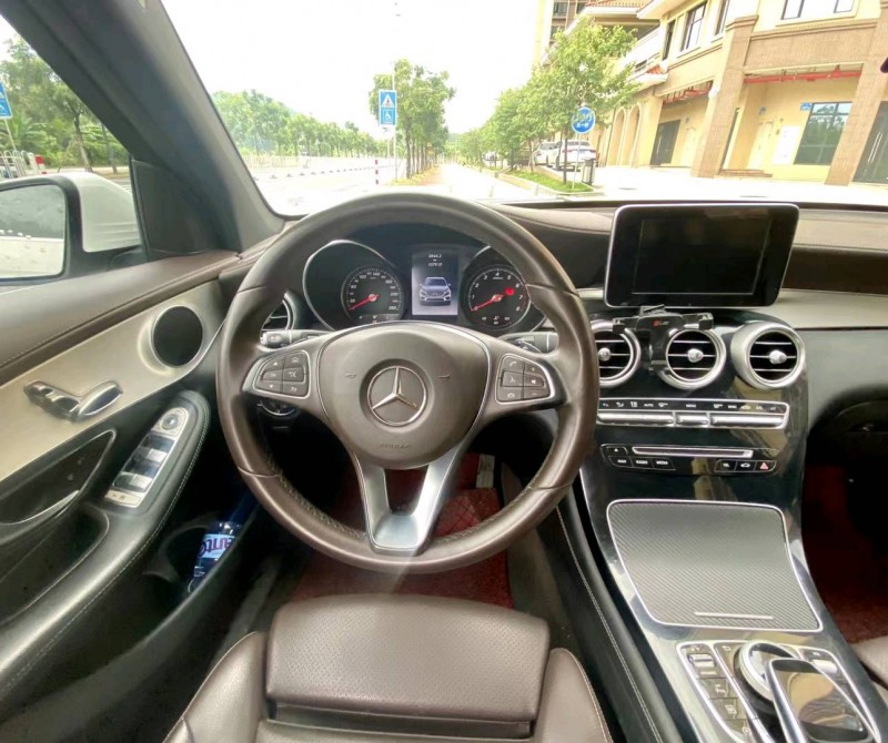 广州17年奔驰GLC5