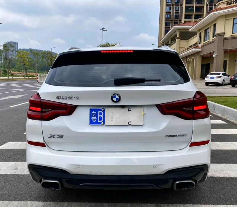 广州19年宝马X38