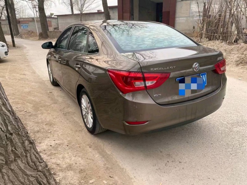 保定17年别克英朗8