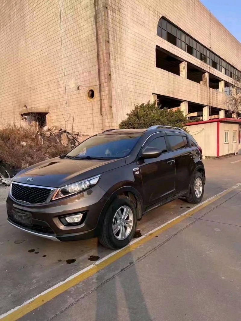 邯郸17年起亚智跑2