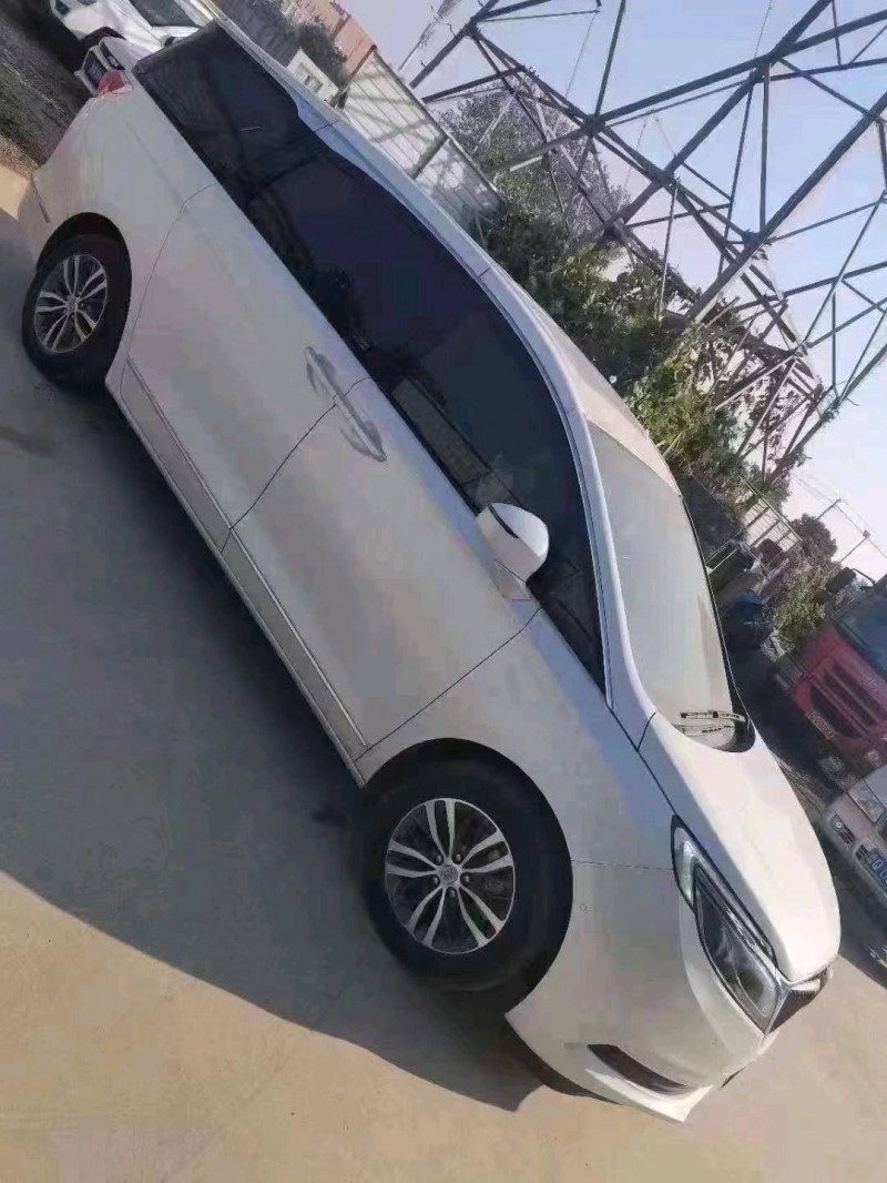 临沂18年别克GL82