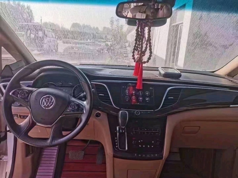 临沂18年别克GL83