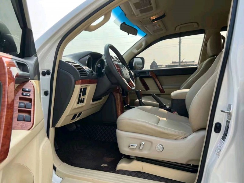 北京16年丰田普拉多5