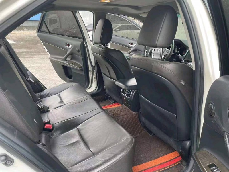 宜昌16年丰田锐志4