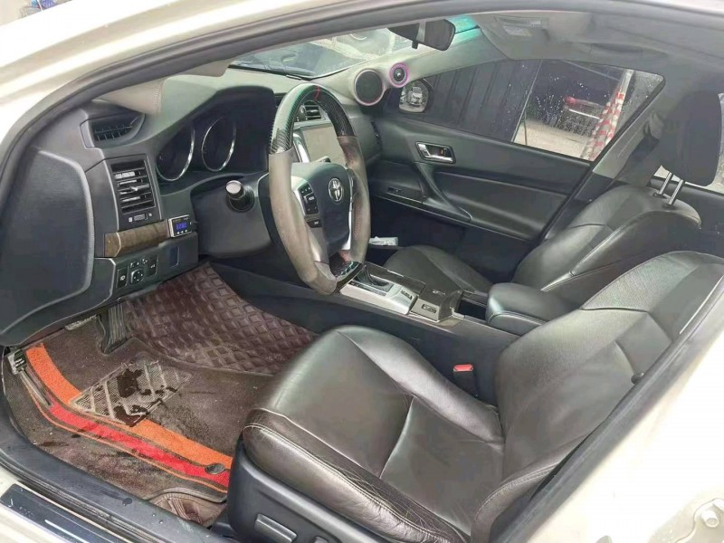 宜昌16年丰田锐志3