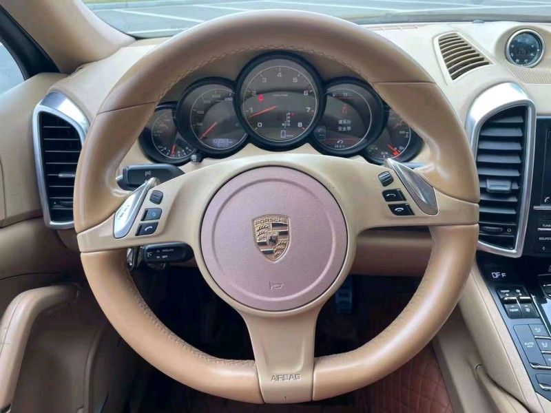 宜昌13年保时捷卡宴5