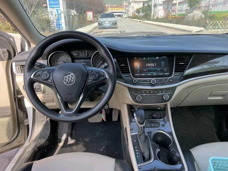 枣庄18年别克威朗5