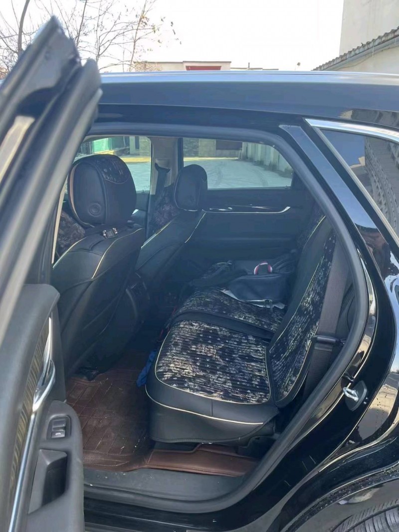 保定17年凯迪拉克XT54