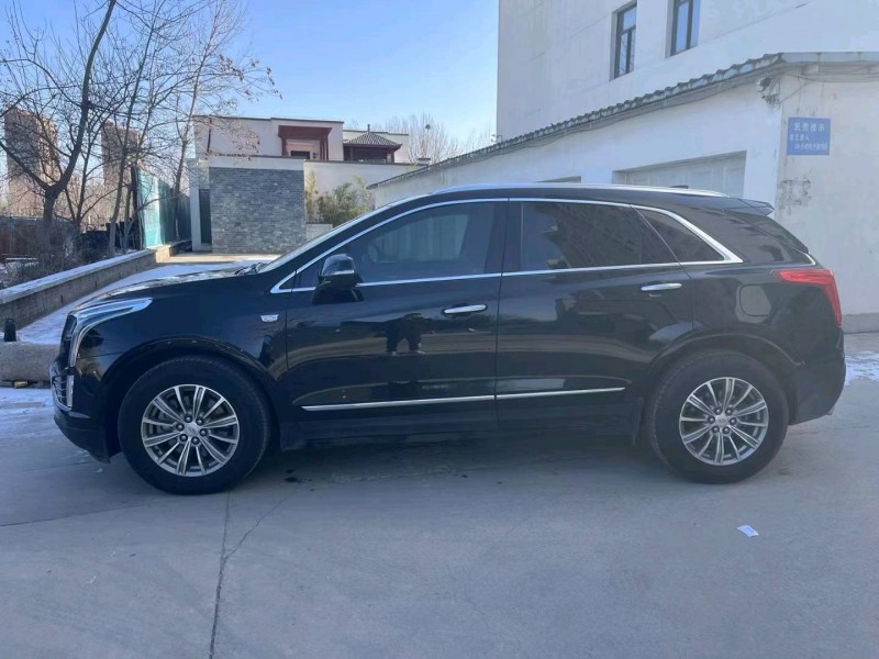 保定17年凯迪拉克XT56