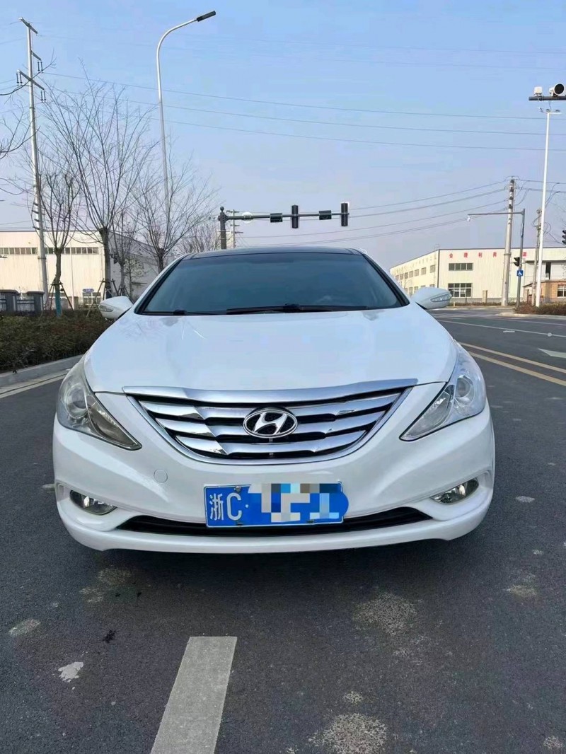 淮南12年現代索納塔八1