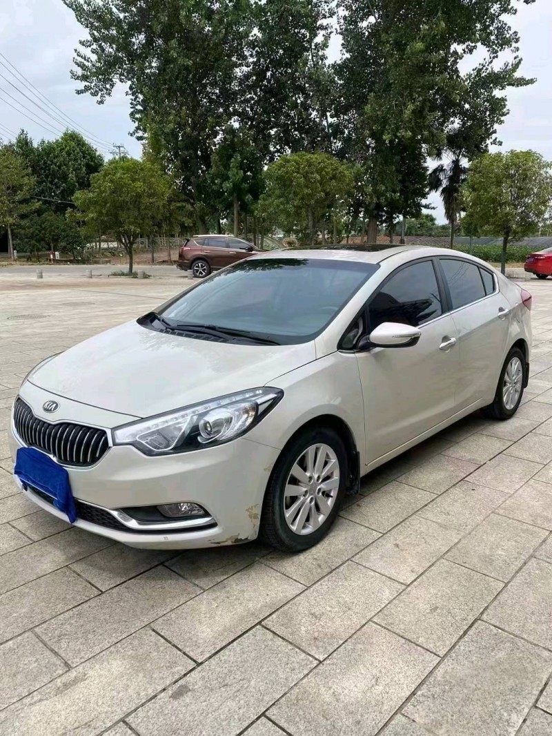 宜昌14年起亚K32