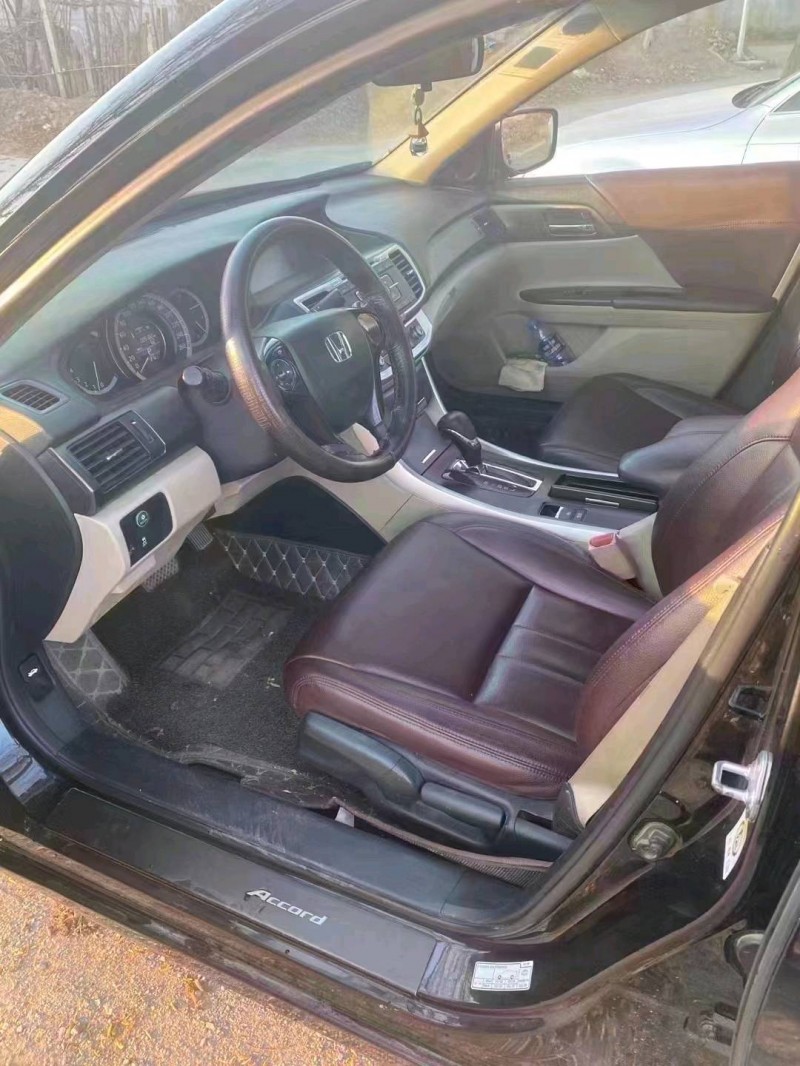 邯郸16年本田雅阁5