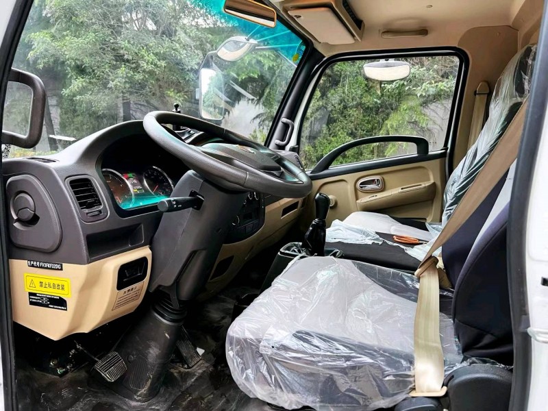 潍坊21年飞碟汽车奥驰6