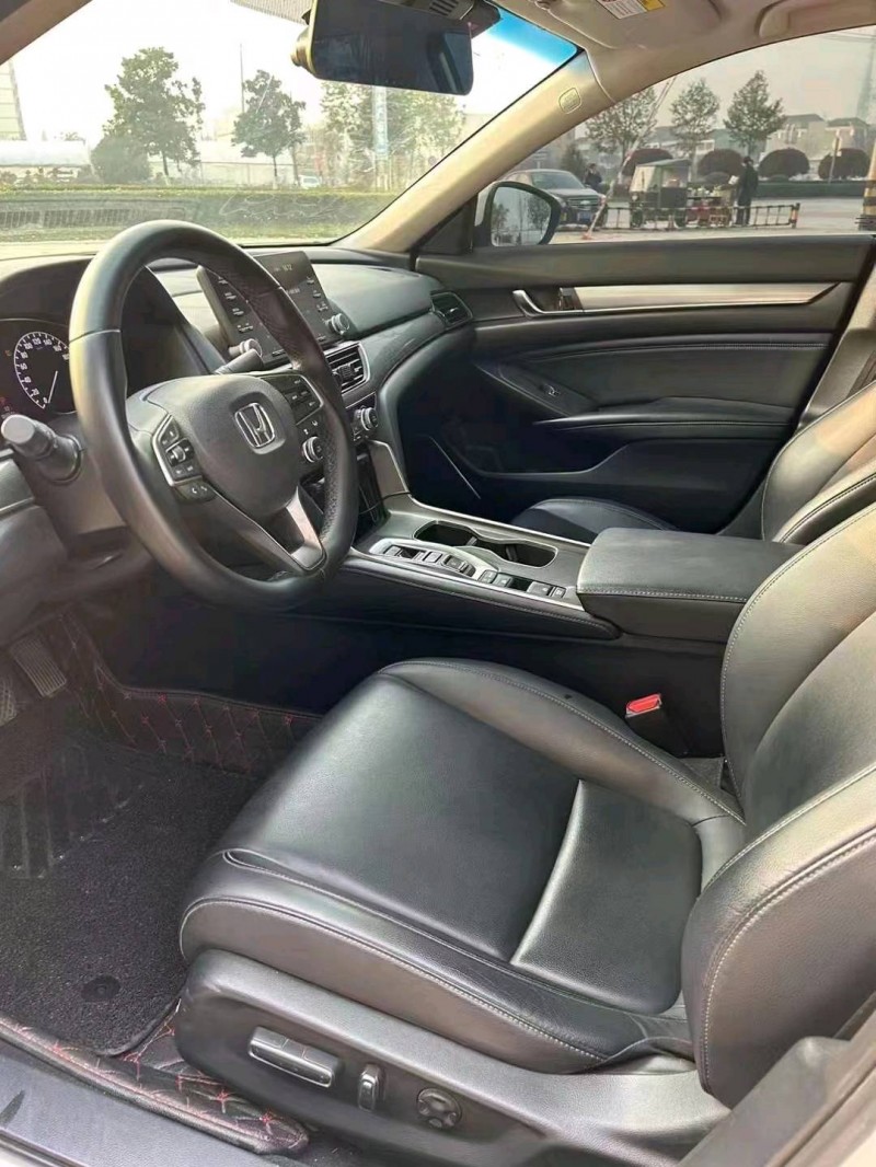 宜昌19年本田雅阁5