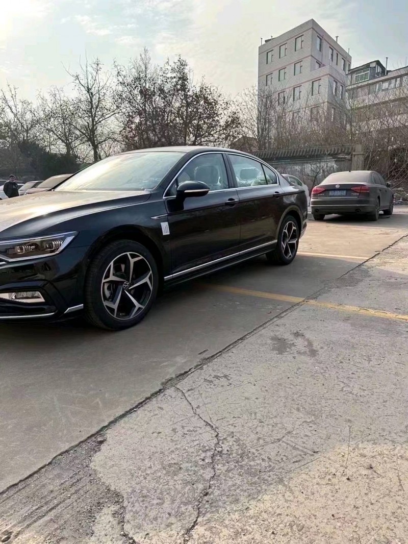 邯郸23年大众迈腾2