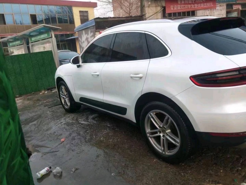 枣庄15年保时捷Macan7
