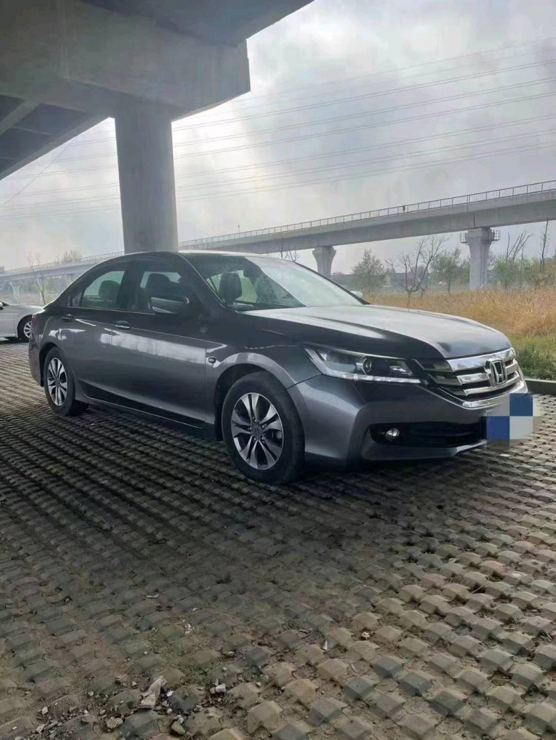 济宁14年本田雅阁3