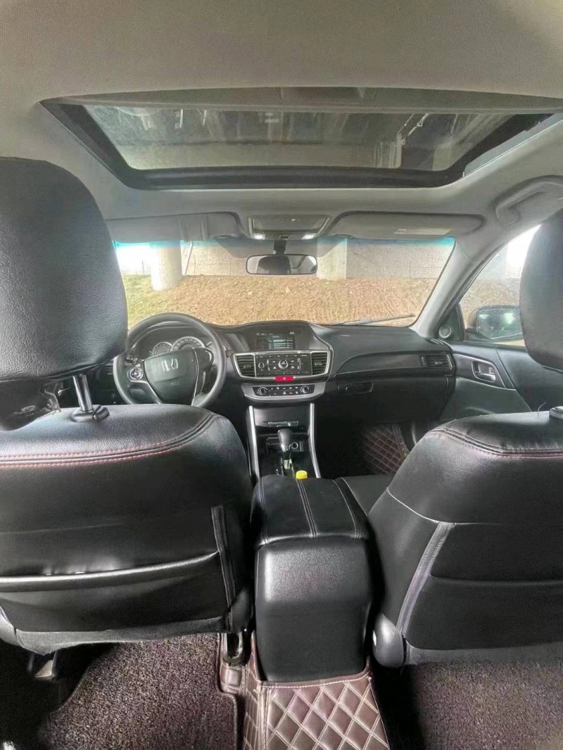 济宁14年本田雅阁4