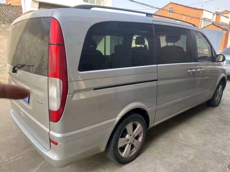 宜昌11年奔驰唯雅诺2