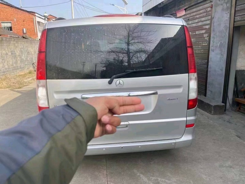 宜昌11年奔驰唯雅诺5