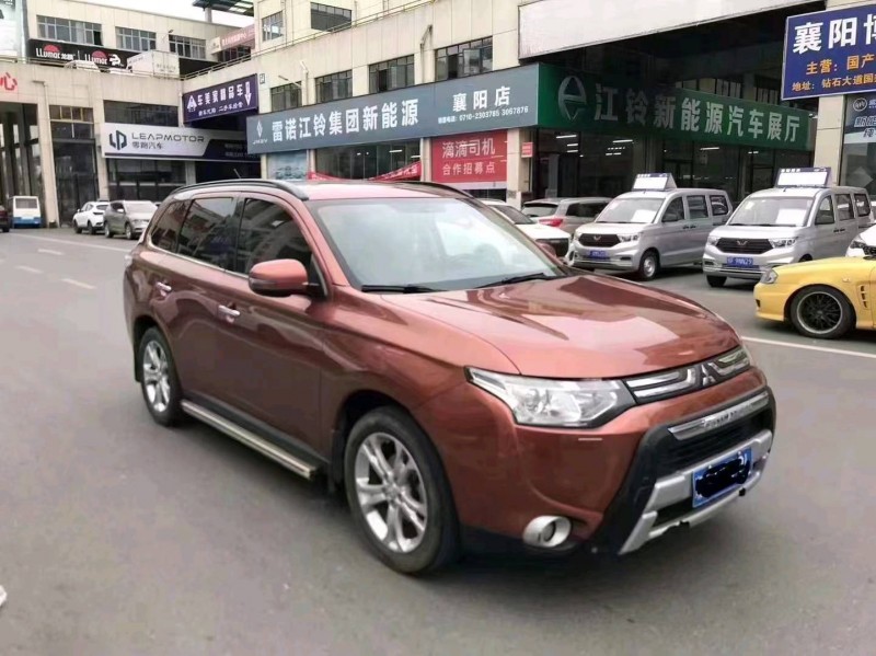 宜昌14年三菱欧蓝德2