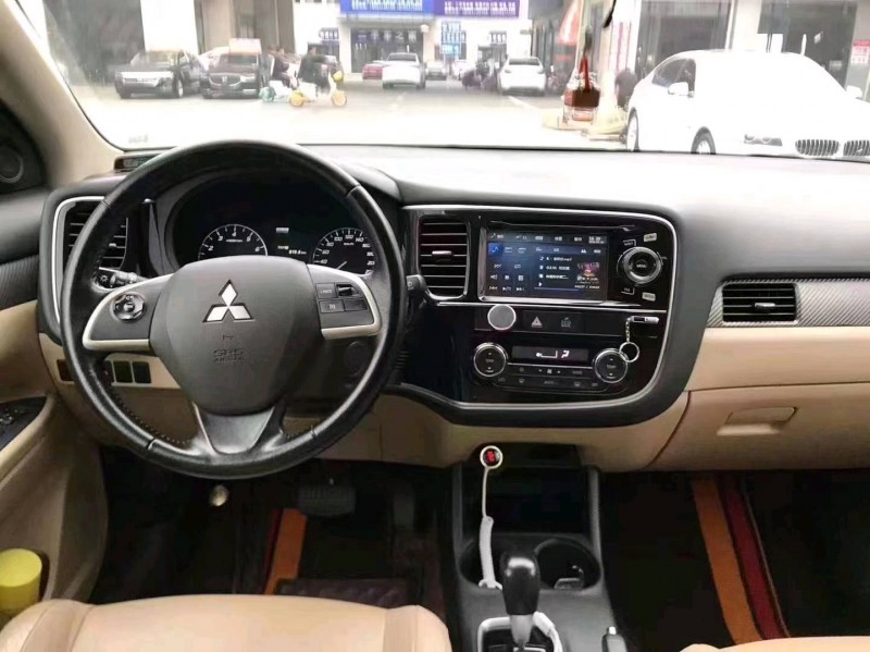 宜昌14年三菱欧蓝德5