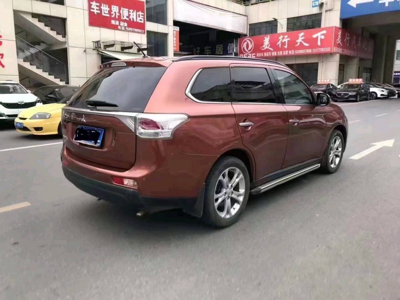 宜昌14年三菱欧蓝德7