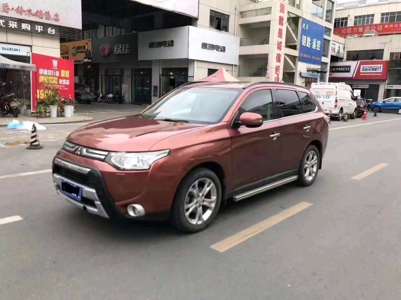 宜昌14年三菱欧蓝德8