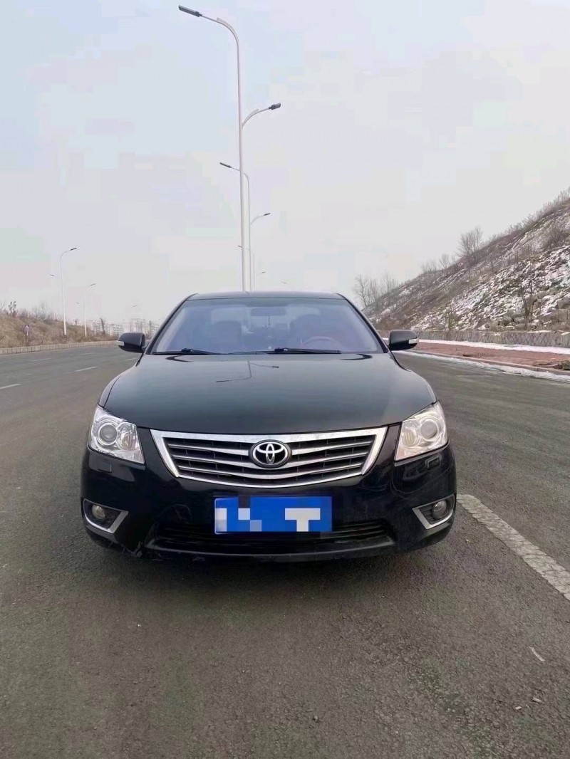 济宁10年丰田凯美瑞1