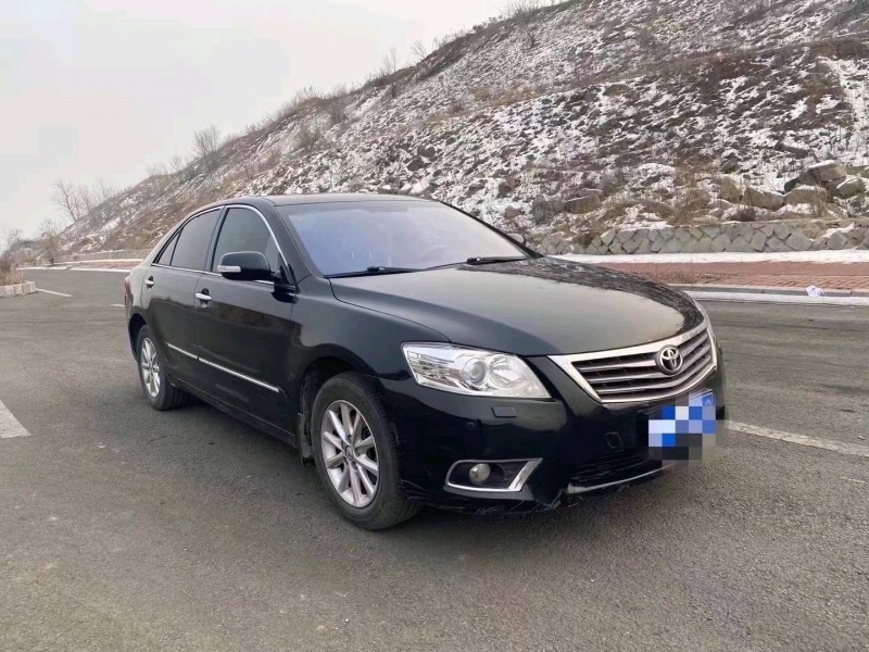 济宁10年丰田凯美瑞3