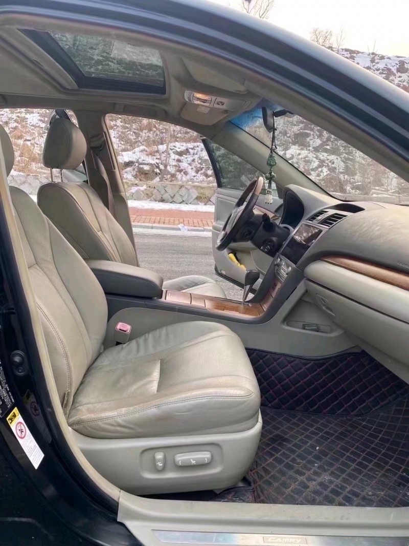 济宁10年丰田凯美瑞5