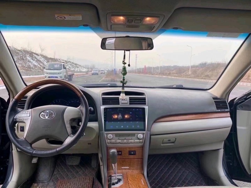 济宁10年丰田凯美瑞6