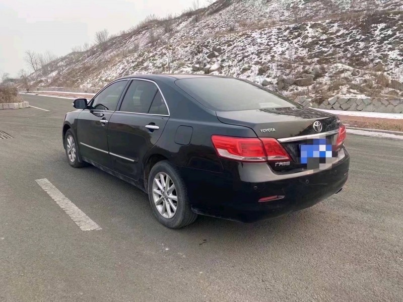 济宁10年丰田凯美瑞8