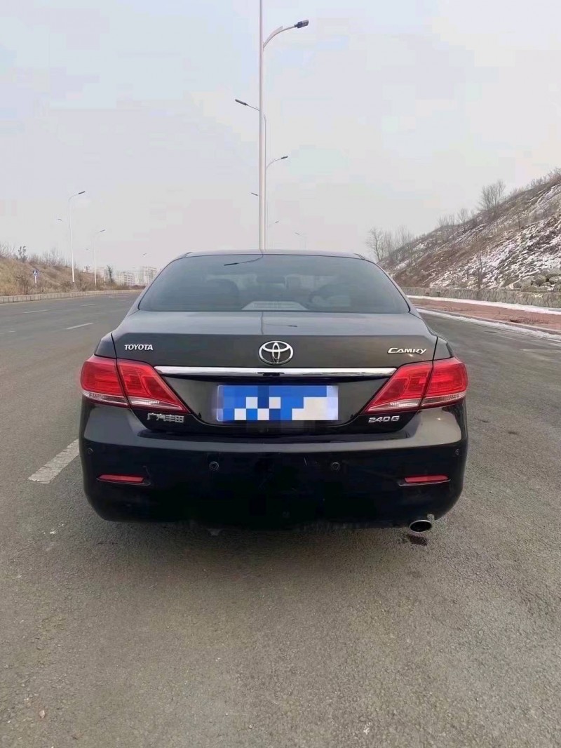 济宁10年丰田凯美瑞9