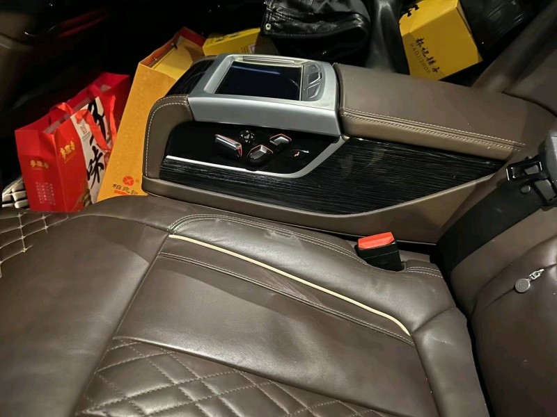 济南21年宝马7系5