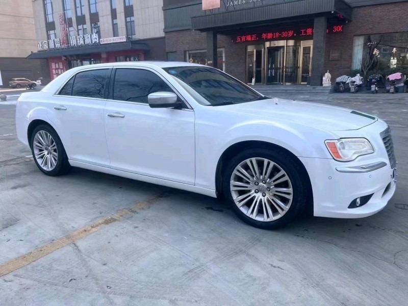 枣庄14年克莱斯勒300C2