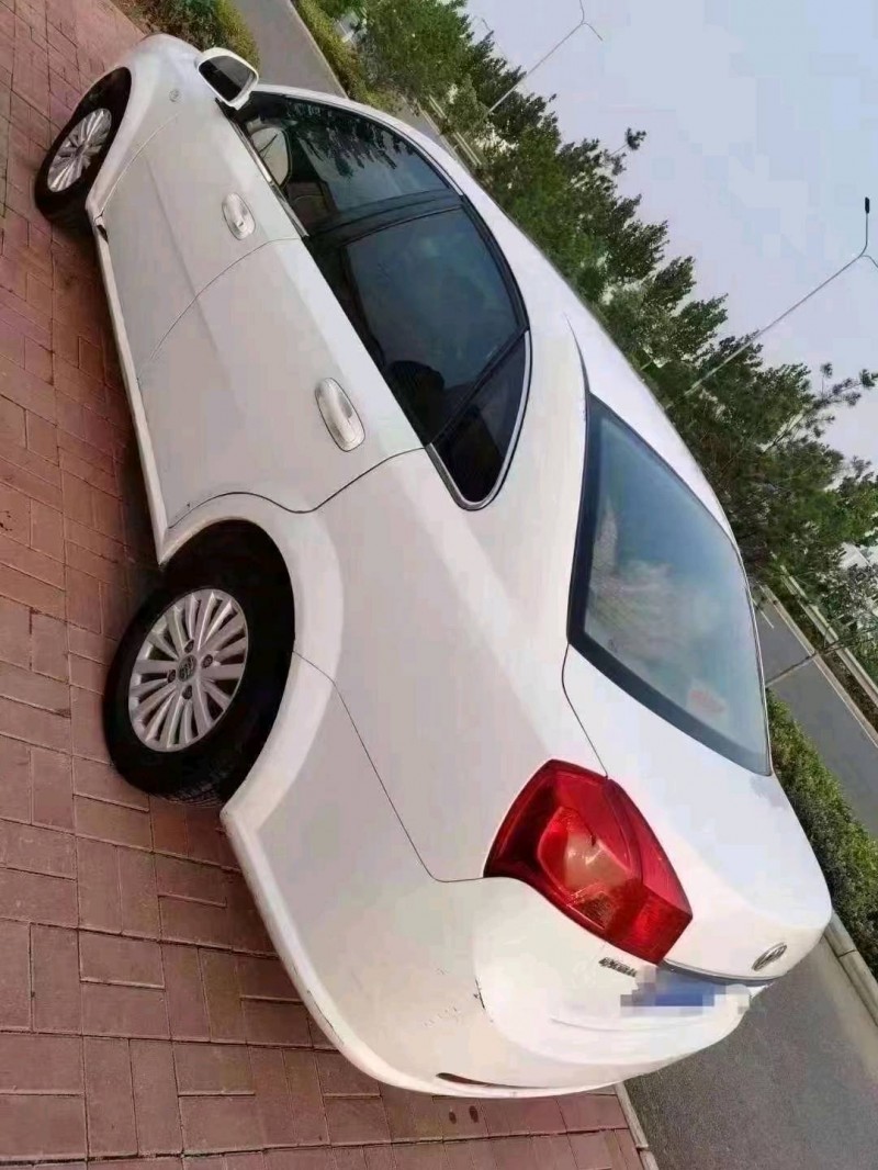 临沂16年别克凯越7