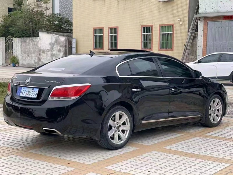 珠海11年别克君越9