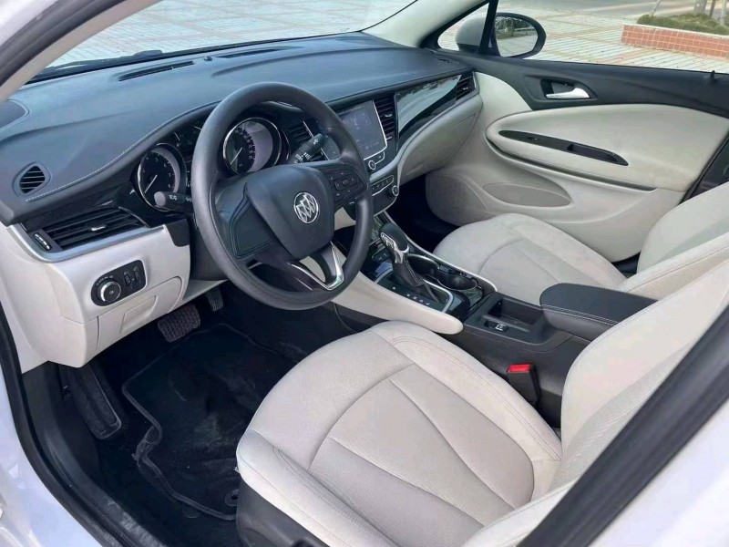 珠海21年别克威朗5