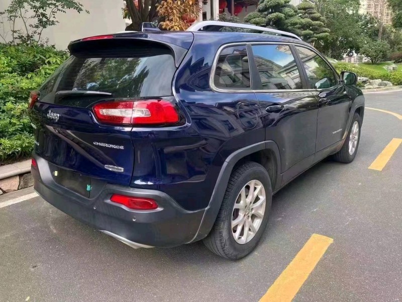 珠海16年Jeep自由光4