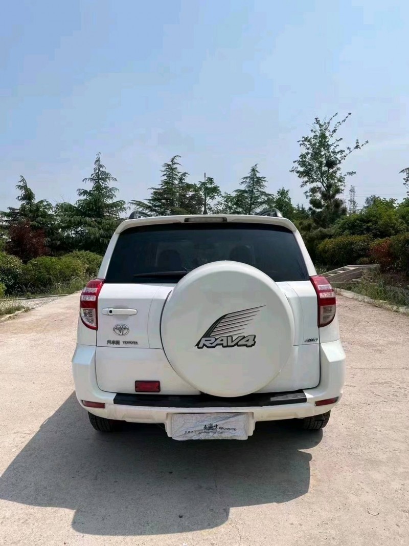 青岛10年丰田RAV4荣放9