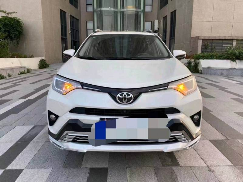 珠海17年丰田RAV41