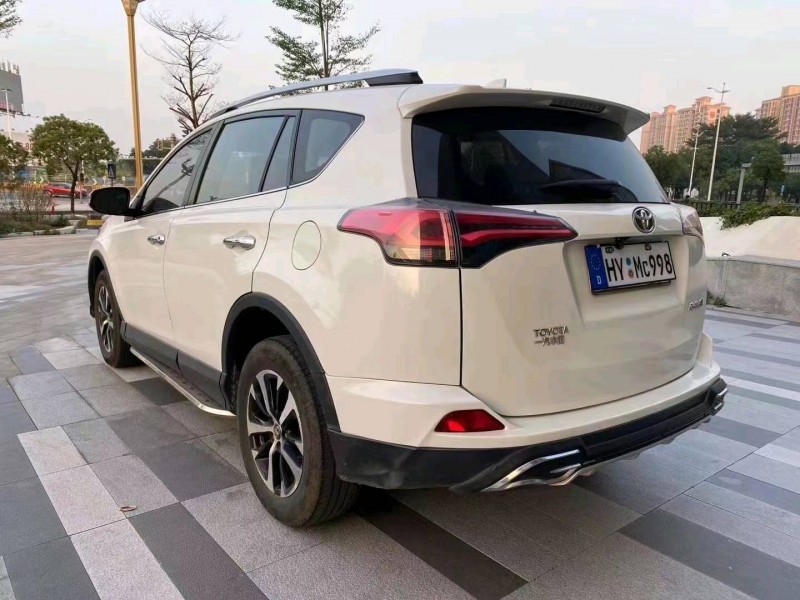 珠海17年丰田RAV43