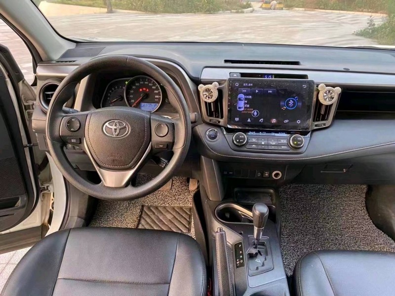 珠海17年丰田RAV48