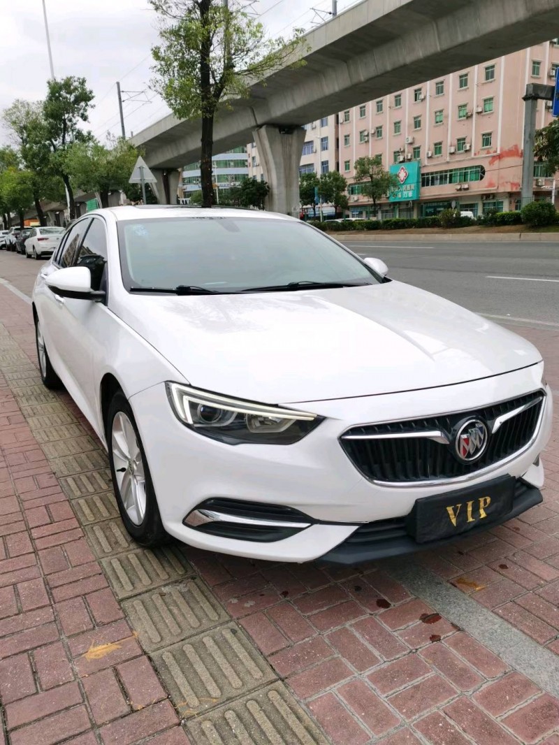 东莞18年别克君威2