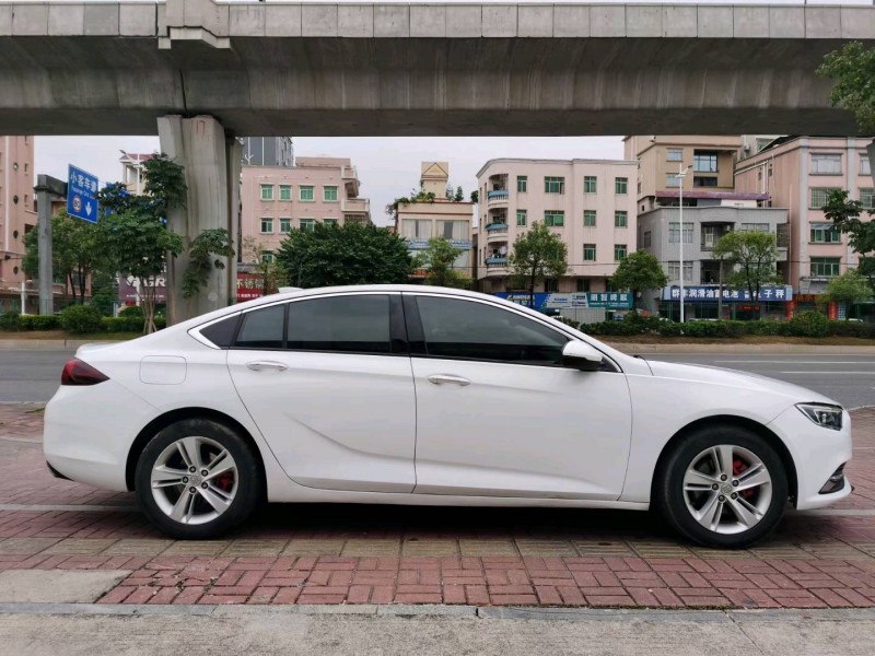 东莞18年别克君威5